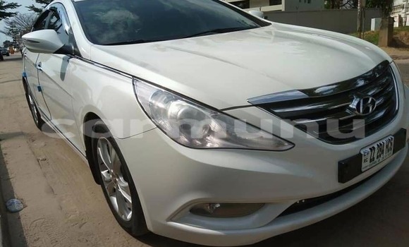 Buy Used Hyundai Sonata White Car in Brazzaville in Municipality of Brazzaville