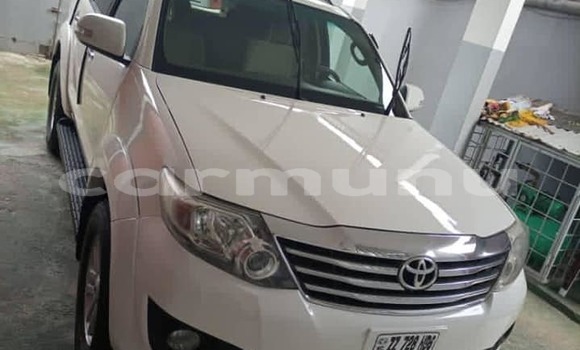 Acheter Occasion Voiture Toyota Fortuner Blanc à Brazzaville, Commune de Brazzaville Acheter Occasion Voiture Toyota Fortuner Blanc à Brazzaville, Commune de Brazzaville