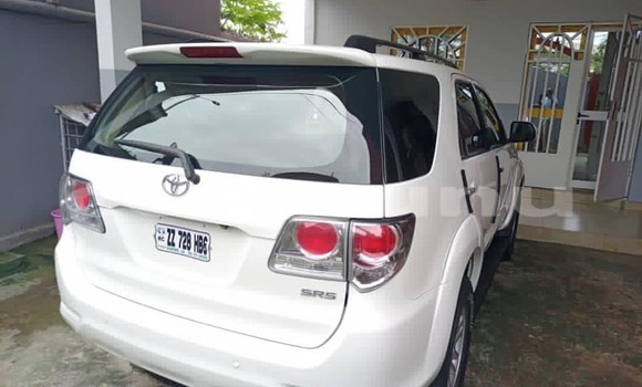 Acheter Occasion Voiture Toyota Fortuner Blanc à Brazzaville, Commune de Brazzaville Acheter Occasion Voiture Toyota Fortuner Blanc à Brazzaville, Commune de Brazzaville