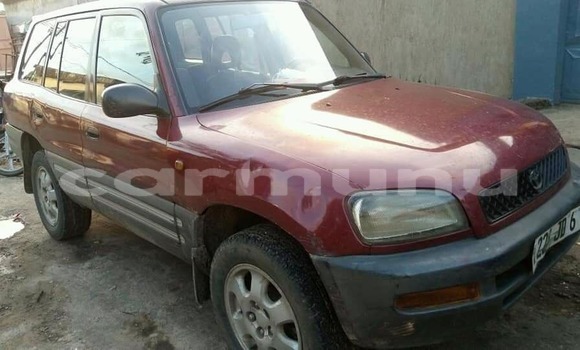 Acheter Occasion Voiture Toyota RAV4 Rouge à Brazzaville, Commune de Brazzaville Acheter Occasion Voiture Toyota RAV4 Rouge à Brazzaville, Commune de Brazzaville