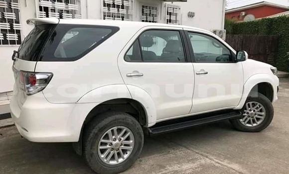 Acheter Occasion Voiture Toyota Fortuner Blanc à Brazzaville, Commune de Brazzaville Acheter Occasion Voiture Toyota Fortuner Blanc à Brazzaville, Commune de Brazzaville