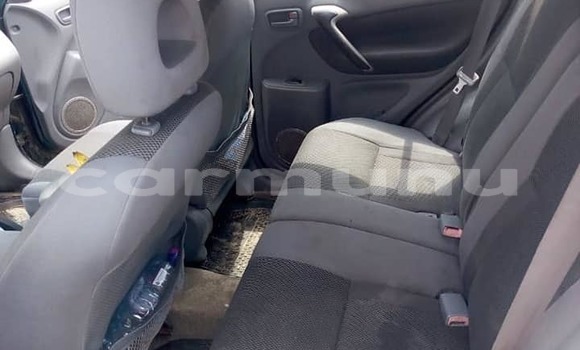 Acheter Occasion Voiture Toyota RAV4 Vert à Brazzaville, Commune de Brazzaville Acheter Occasion Voiture Toyota RAV4 Vert à Brazzaville, Commune de Brazzaville