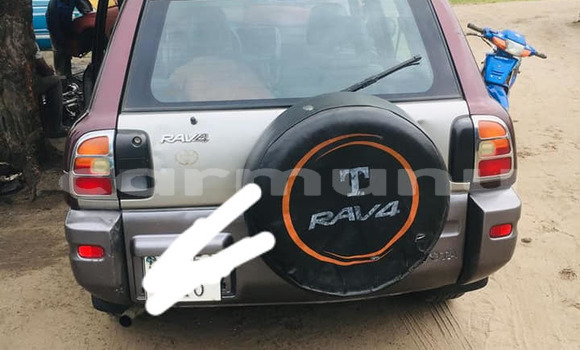 Acheter Occasion Voiture Toyota RAV4 Rouge à Brazzaville, Commune de Brazzaville Acheter Occasion Voiture Toyota RAV4 Rouge à Brazzaville, Commune de Brazzaville