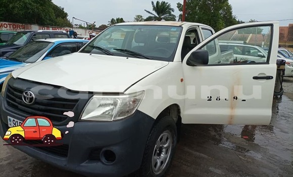 Acheter Occasion Voiture Toyota Hilux Blanc à Brazzaville, Commune de Brazzaville Acheter Occasion Voiture Toyota Hilux Blanc à Brazzaville, Commune de Brazzaville