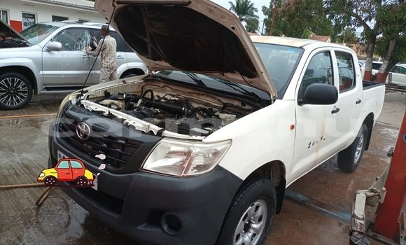 Acheter Occasion Voiture Toyota Hilux Blanc à Brazzaville, Commune de Brazzaville Acheter Occasion Voiture Toyota Hilux Blanc à Brazzaville, Commune de Brazzaville