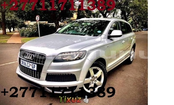 Buy Used Audi Q7 Silver Car in Import - Dubai in Region of Bouenza Buy Used Audi Q7 Silver Car in Import - Dubai in Region of Bouenza
