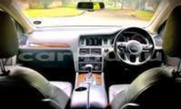 Buy Used Audi Q7 Silver Car in Import - Dubai in Region of Bouenza Buy Used Audi Q7 Silver Car in Import - Dubai in Region of Bouenza