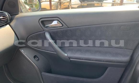 Acheter Occasion Voiture Mercedes-Benz 200 Bleu à Pointe–Noire, Région du Kouilou Acheter Occasion Voiture Mercedes-Benz 200 Bleu à Pointe–Noire, Région du Kouilou