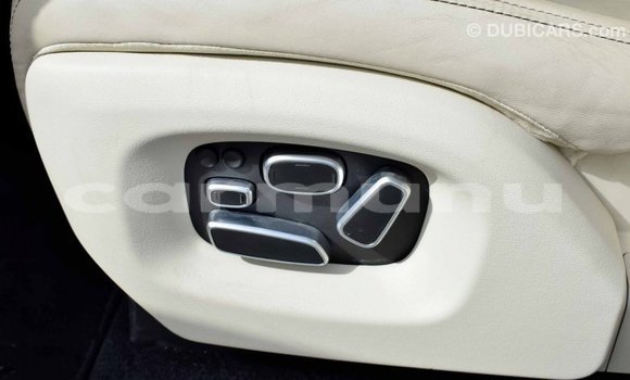 Buy Import Land Rover Range Rover White Car in Import - Dubai in Region of Bouenza Buy Import Land Rover Range Rover White Car in Import - Dubai in Region of Bouenza