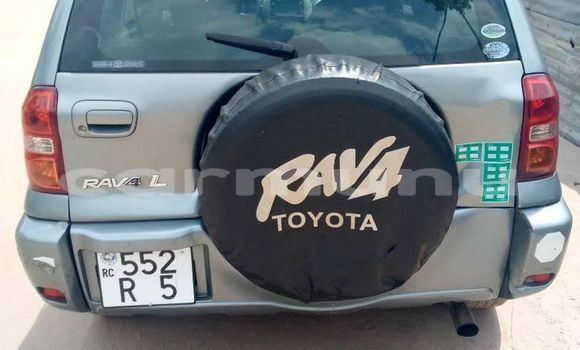Acheter Occasion Voiture Toyota RAV4 Vert à Brazzaville, Commune de Brazzaville Acheter Occasion Voiture Toyota RAV4 Vert à Brazzaville, Commune de Brazzaville