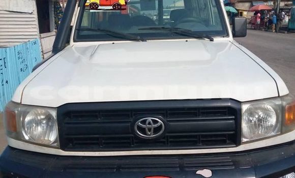Buy Used Toyota Land Cruiser White Car in Black Point in Kouilou region Buy Used Toyota Land Cruiser White Car in Black Point in Kouilou region