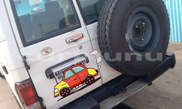 Buy Used Toyota Land Cruiser White Car in Black Point in Kouilou region Buy Used Toyota Land Cruiser White Car in Black Point in Kouilou region