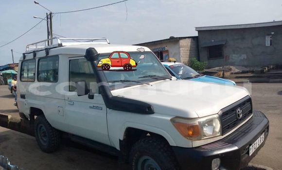 Buy Used Toyota Land Cruiser White Car in Black Point in Kouilou region Buy Used Toyota Land Cruiser White Car in Black Point in Kouilou region