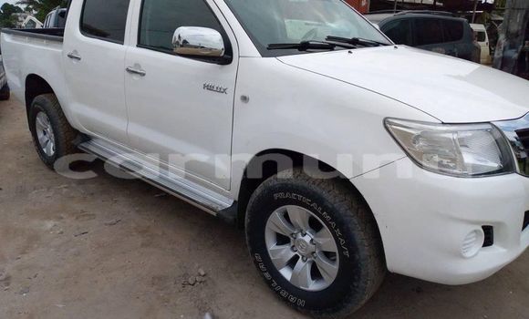 Buy Used Toyota Hilux White Car in Black Point in Kouilou region Buy Used Toyota Hilux White Car in Black Point in Kouilou region