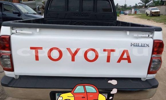 Buy Used Toyota Hilux White Car in Black Point in Kouilou region Buy Used Toyota Hilux White Car in Black Point in Kouilou region