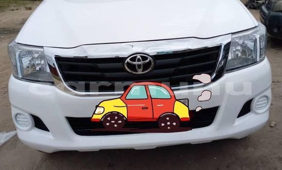 Buy Used Toyota Hilux White Car in Black Point in Kouilou region Buy Used Toyota Hilux White Car in Black Point in Kouilou region