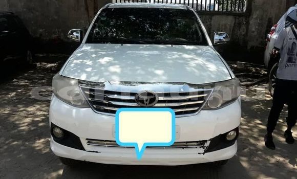 Buy Used Toyota Fortuner White Car in Black Point in Kouilou region Buy Used Toyota Fortuner White Car in Black Point in Kouilou region