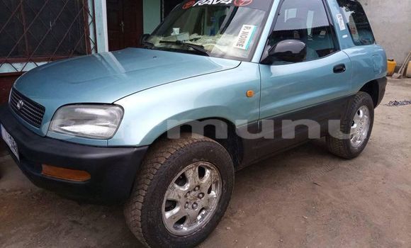 Acheter Occasion Voiture Toyota RAV4 Bleu à Brazzaville, Commune de Brazzaville Acheter Occasion Voiture Toyota RAV4 Bleu à Brazzaville, Commune de Brazzaville
