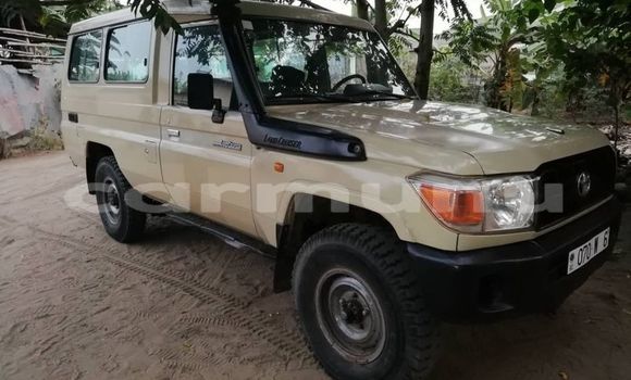 Acheter Occasion Voiture Toyota Land Cruiser Beige à Brazzaville, Commune de Brazzaville Acheter Occasion Voiture Toyota Land Cruiser Beige à Brazzaville, Commune de Brazzaville