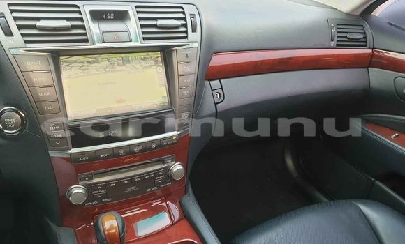 Buy Used Lexus ES Silver Car in Brazzaville in Municipality of Brazzaville Buy Used Lexus ES Silver Car in Brazzaville in Municipality of Brazzaville