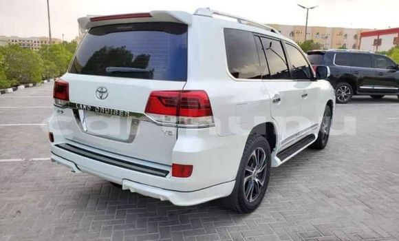 Buy Used Toyota Land Cruiser White Car in Brazzaville in Municipality of Brazzaville Buy Used Toyota Land Cruiser White Car in Brazzaville in Municipality of Brazzaville