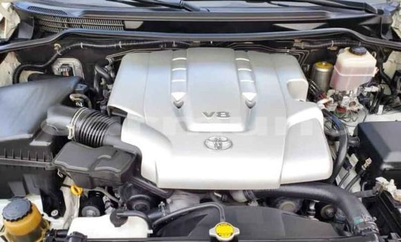 Buy Used Toyota Land Cruiser White Car in Brazzaville in Municipality of Brazzaville Buy Used Toyota Land Cruiser White Car in Brazzaville in Municipality of Brazzaville