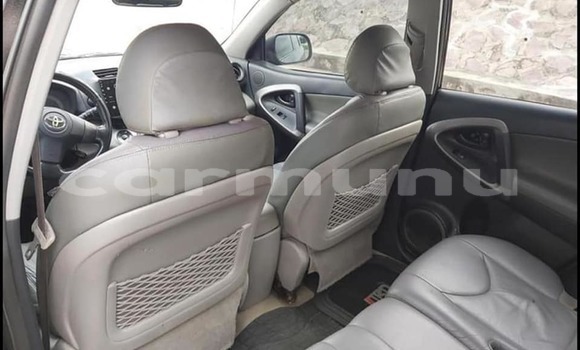 Acheter Occasion Voiture Toyota RAV4 Noir à Brazzaville, Commune de Brazzaville Acheter Occasion Voiture Toyota RAV4 Noir à Brazzaville, Commune de Brazzaville