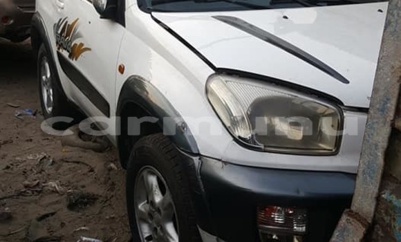 Acheter Occasion Voiture Toyota RAV4 Blanc à Brazzaville, Commune de Brazzaville Acheter Occasion Voiture Toyota RAV4 Blanc à Brazzaville, Commune de Brazzaville