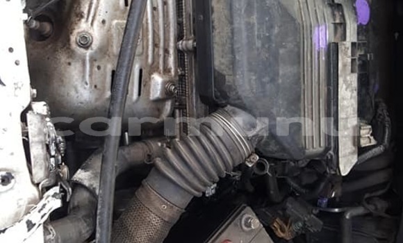 Acheter Occasion Voiture Toyota RAV4 Blanc à Brazzaville, Commune de Brazzaville Acheter Occasion Voiture Toyota RAV4 Blanc à Brazzaville, Commune de Brazzaville