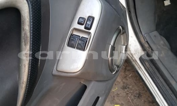 Acheter Occasion Voiture Toyota RAV4 Blanc à Brazzaville, Commune de Brazzaville Acheter Occasion Voiture Toyota RAV4 Blanc à Brazzaville, Commune de Brazzaville