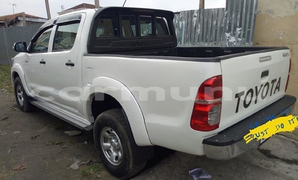 Acheter Occasion Voiture Toyota Hilux Blanc à Brazzaville, Commune de Brazzaville Acheter Occasion Voiture Toyota Hilux Blanc à Brazzaville, Commune de Brazzaville