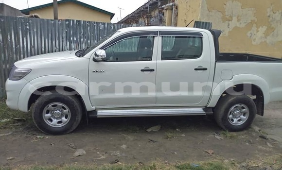 Acheter Occasion Voiture Toyota Hilux Blanc à Brazzaville, Commune de Brazzaville Acheter Occasion Voiture Toyota Hilux Blanc à Brazzaville, Commune de Brazzaville