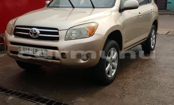 Acheter Occasion Voiture Toyota RAV4 Beige à Brazzaville, Commune de Brazzaville Acheter Occasion Voiture Toyota RAV4 Beige à Brazzaville, Commune de Brazzaville
