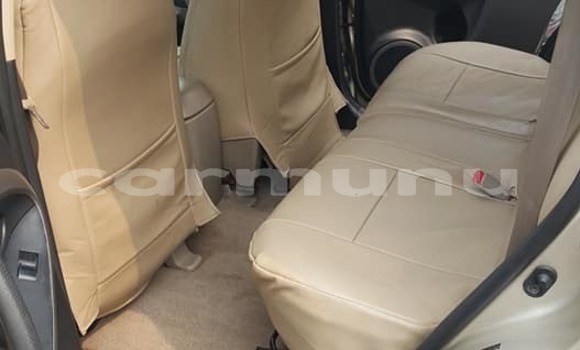 Acheter Occasion Voiture Toyota RAV4 Beige à Brazzaville, Commune de Brazzaville Acheter Occasion Voiture Toyota RAV4 Beige à Brazzaville, Commune de Brazzaville