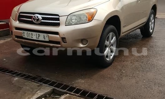 Acheter Occasion Voiture Toyota RAV4 Beige à Brazzaville, Commune de Brazzaville Acheter Occasion Voiture Toyota RAV4 Beige à Brazzaville, Commune de Brazzaville