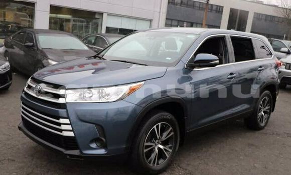 Buy Used Toyota Highlander Other Car in Brazzaville in Municipality of Brazzaville Buy Used Toyota Highlander Other Car in Brazzaville in Municipality of Brazzaville