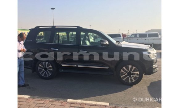 Acheter Import Voiture Toyota Land Cruiser Noir à Import - Dubai, Région de la Bouenza Acheter Import Voiture Toyota Land Cruiser Noir à Import - Dubai, Région de la Bouenza