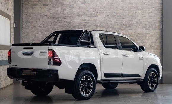 Acheter Occasion Voiture Toyota Hilux Blanc à Brazzaville, Commune de Brazzaville Acheter Occasion Voiture Toyota Hilux Blanc à Brazzaville, Commune de Brazzaville