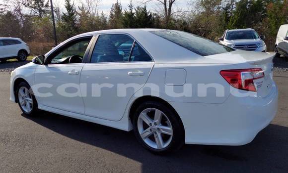Acheter Import Voiture Toyota Camry Blanc à Brazzaville, Commune de Brazzaville Acheter Import Voiture Toyota Camry Blanc à Brazzaville, Commune de Brazzaville