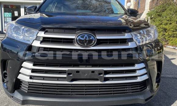 Buy Import Toyota Highlander Black Car in Black Point in Kouilou region Buy Import Toyota Highlander Black Car in Black Point in Kouilou region