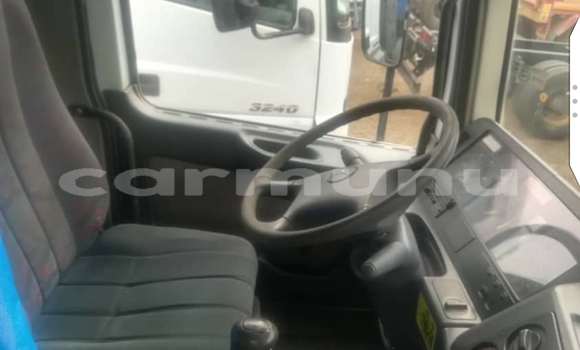 Buy Used Mercedes‒Benz Tipper White Truck in Import - Dubai in Region of Bouenza Buy Used Mercedes‒Benz Tipper White Truck in Import - Dubai in Region of Bouenza