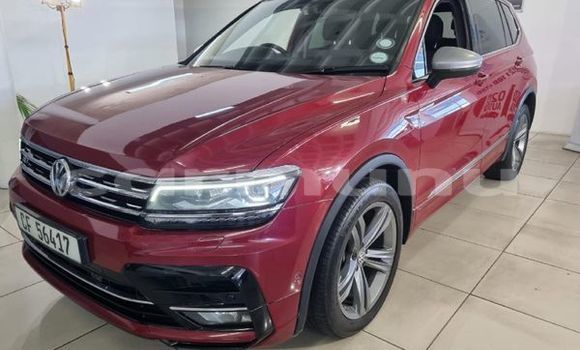 Buy Used Volkswagen Tiguan Red Car in Brazzaville in Municipality of Brazzaville Buy Used Volkswagen Tiguan Red Car in Brazzaville in Municipality of Brazzaville