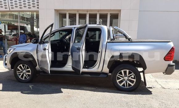 Buy Used Toyota Hilux Silver Car in Brazzaville in Municipality of Brazzaville Buy Used Toyota Hilux Silver Car in Brazzaville in Municipality of Brazzaville