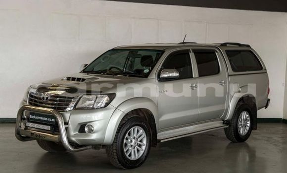 Buy Used Toyota Hilux Silver Car in Brazzaville in Municipality of Brazzaville Buy Used Toyota Hilux Silver Car in Brazzaville in Municipality of Brazzaville