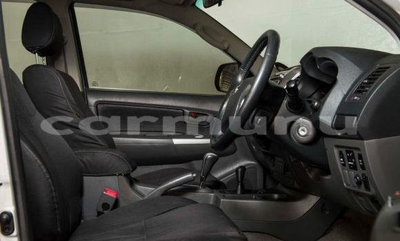 Buy Used Toyota Hilux Silver Car in Brazzaville in Municipality of Brazzaville Buy Used Toyota Hilux Silver Car in Brazzaville in Municipality of Brazzaville