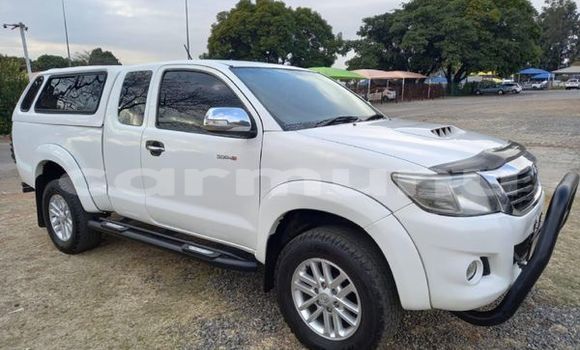 Buy Used Toyota Hilux White Car in Brazzaville in Municipality of Brazzaville Buy Used Toyota Hilux White Car in Brazzaville in Municipality of Brazzaville