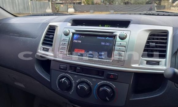 Buy Used Toyota Hilux White Car in Brazzaville in Municipality of Brazzaville Buy Used Toyota Hilux White Car in Brazzaville in Municipality of Brazzaville