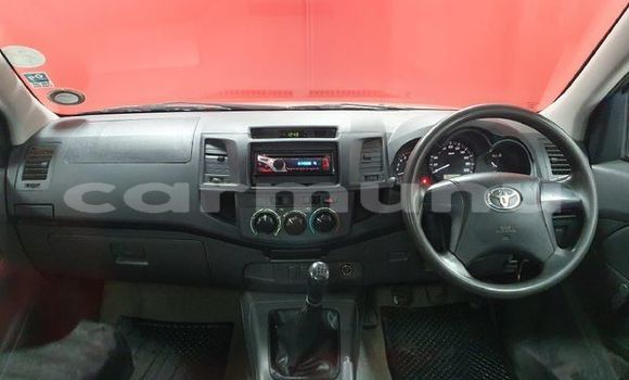 Buy Used Toyota Hilux Silver Car in Brazzaville in Municipality of Brazzaville Buy Used Toyota Hilux Silver Car in Brazzaville in Municipality of Brazzaville
