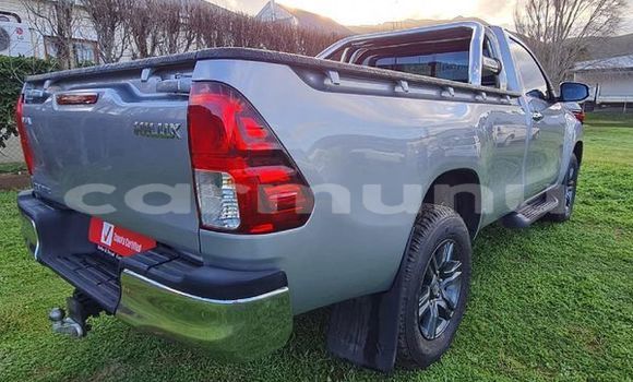 Buy Used Toyota Hilux Silver Car in Brazzaville in Municipality of Brazzaville Buy Used Toyota Hilux Silver Car in Brazzaville in Municipality of Brazzaville