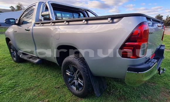 Buy Used Toyota Hilux Silver Car in Brazzaville in Municipality of Brazzaville Buy Used Toyota Hilux Silver Car in Brazzaville in Municipality of Brazzaville
